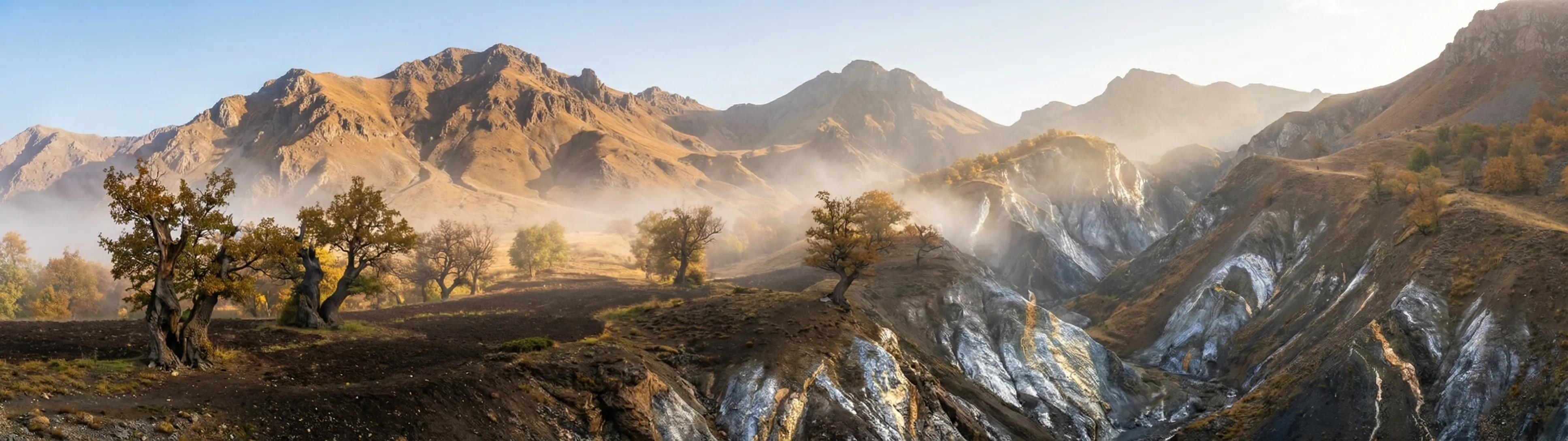 呈現厚重土脈與璀璨金屬礦脈交融的秋季山水意象，象徵土金毓秀中化頑生銳的命運格局。